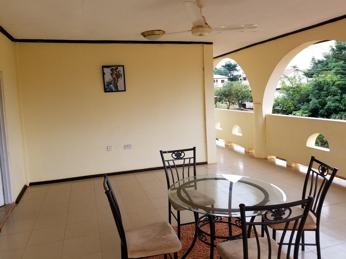 Nass Lodge Sunyani Eksteriør bilde