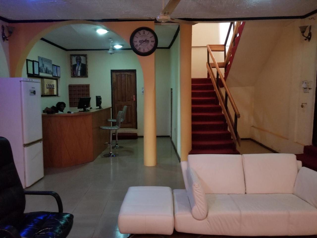 Nass Lodge Sunyani Eksteriør bilde