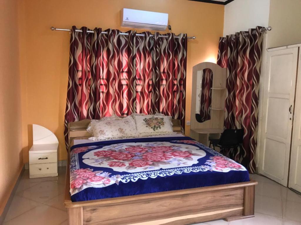 Nass Lodge Sunyani Eksteriør bilde